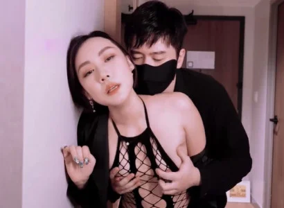 Vợ đem thân bán cho sếp để trả nợ cho chồng